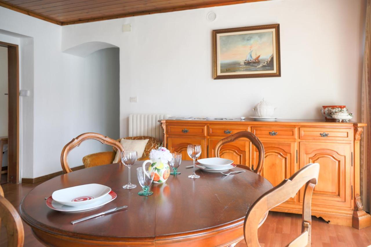 Lucio&Pina House Apartment Dervio Bagian luar foto